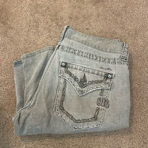 Miss Me Women’s Denim Capri